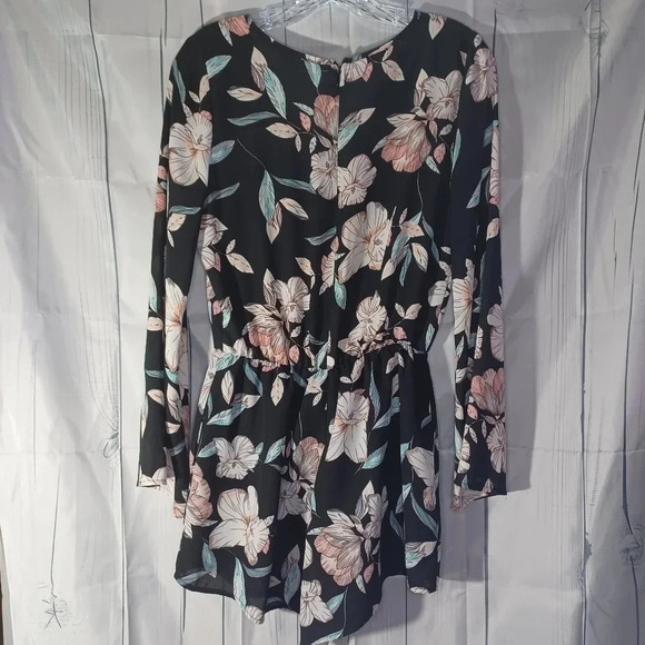 Decree long sleeve floral romper - Picture 8 of 12